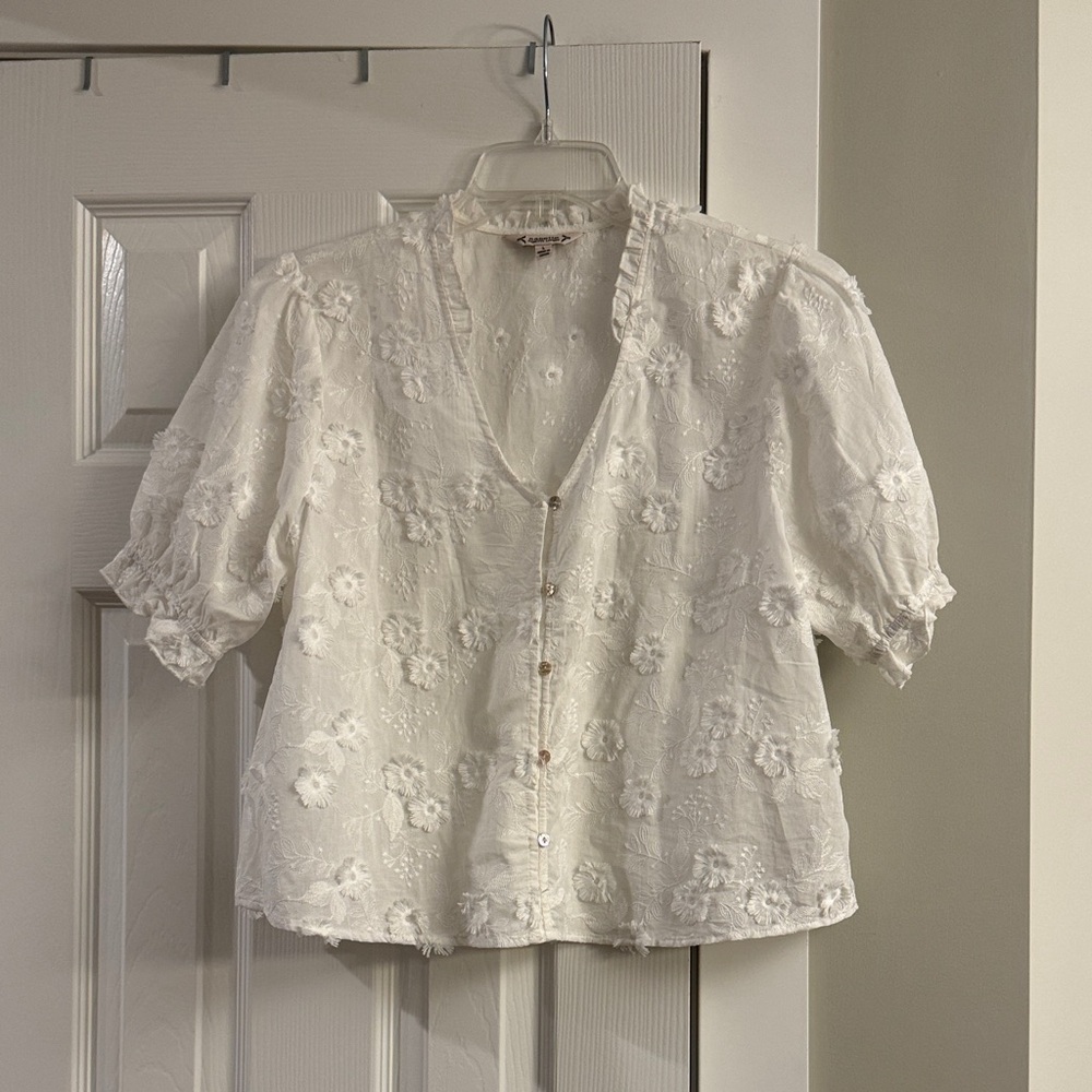 Chic White Floral Blouse for Women